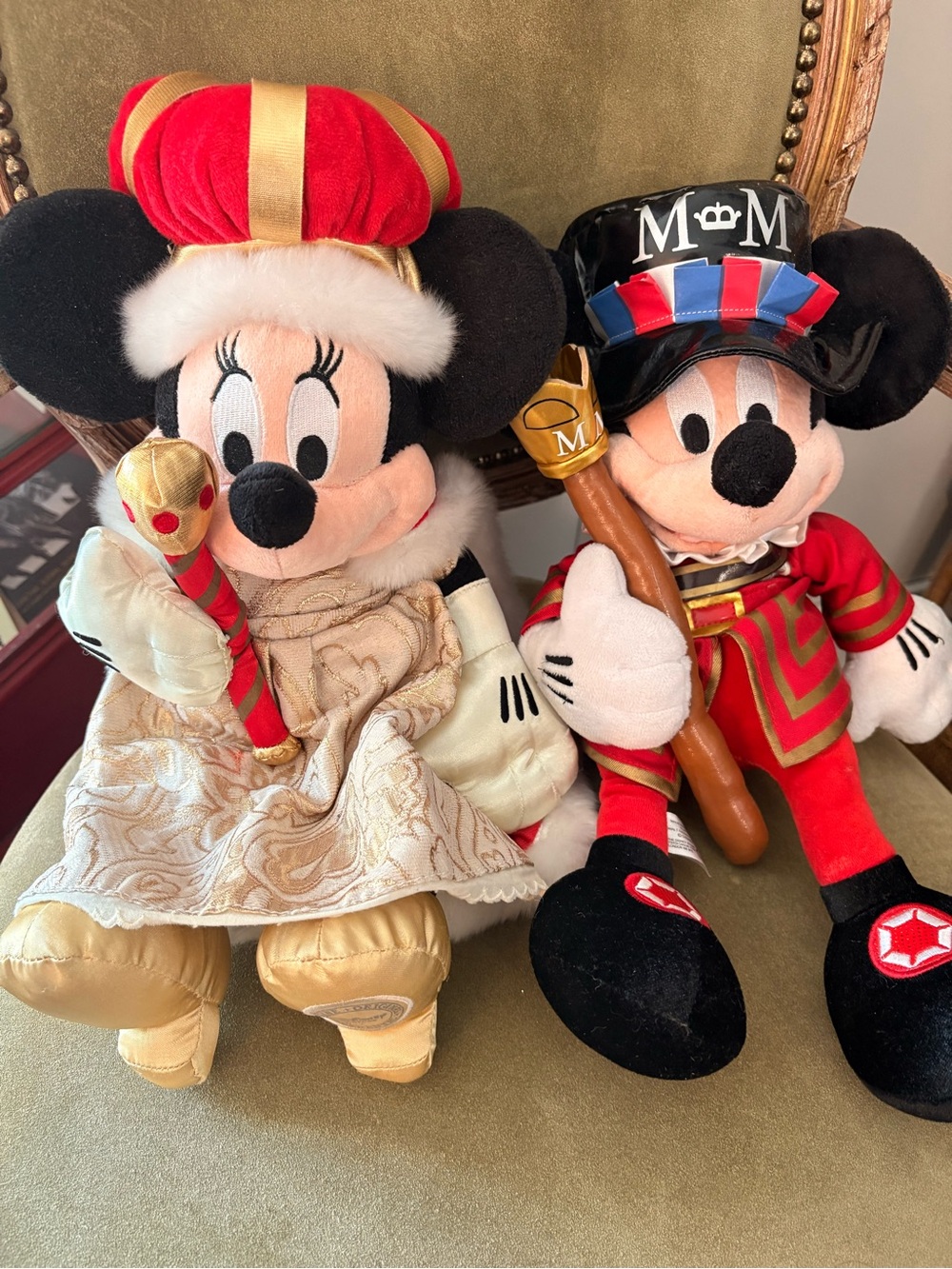 RARE Disney Minnie & Mickey Royal Plush Set